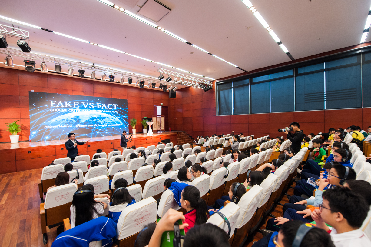 Tập huấn cho học sinh về kiểm chứng thông tin trên mạng internet