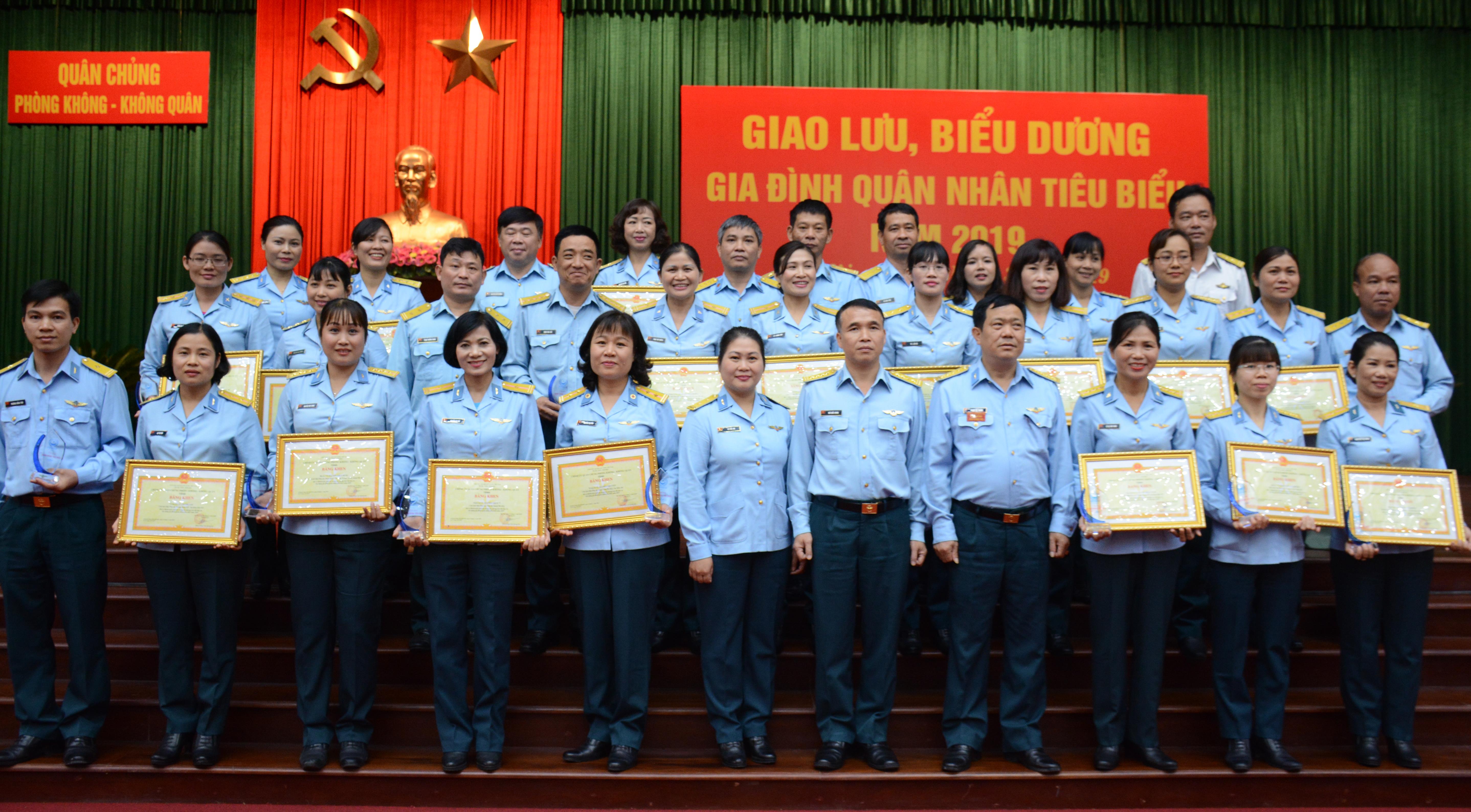 Hạnh phúc là cảm thông và sẻ chia