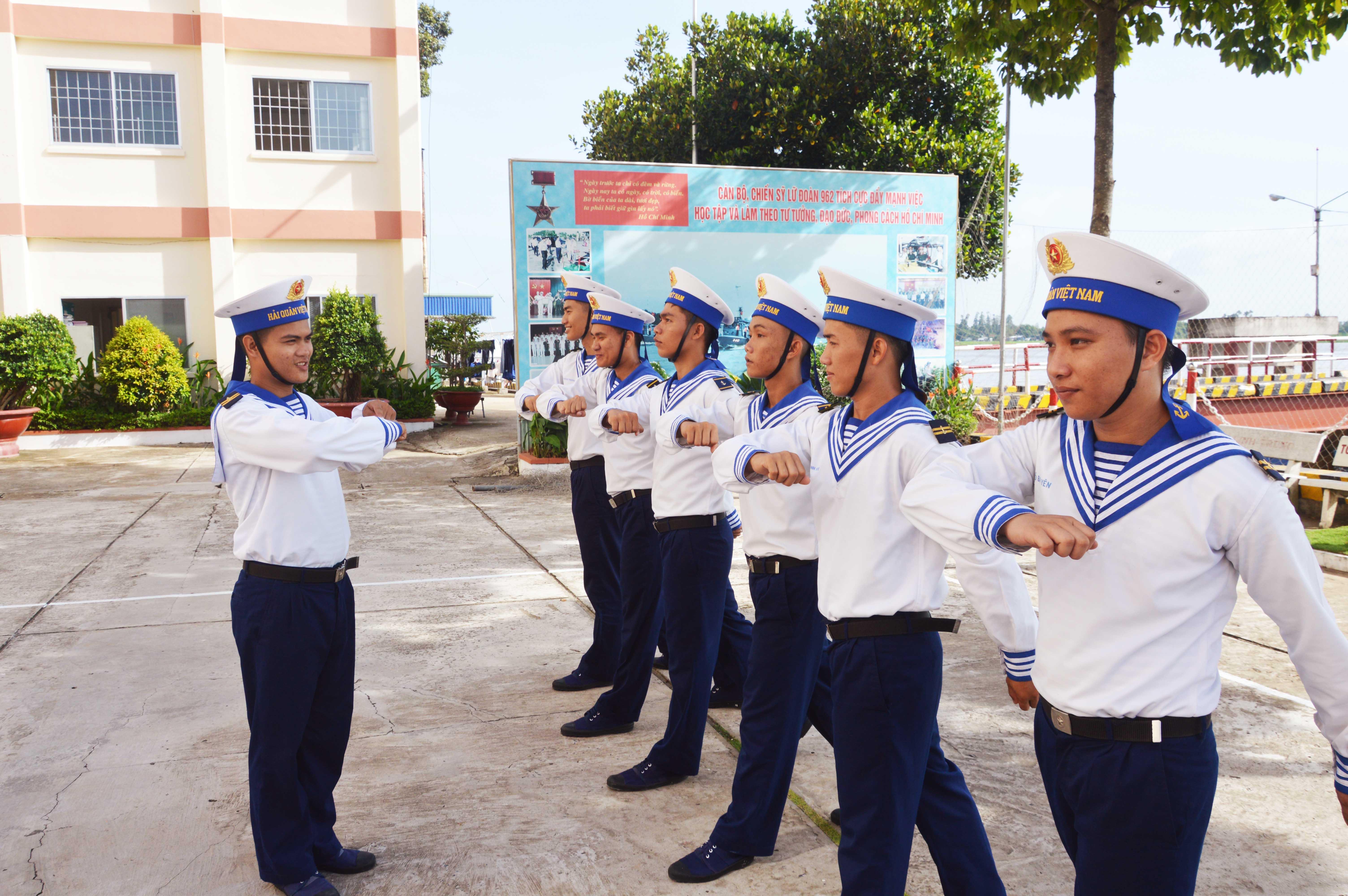 Tiết kiệm hôm nay, vững bước mai sau