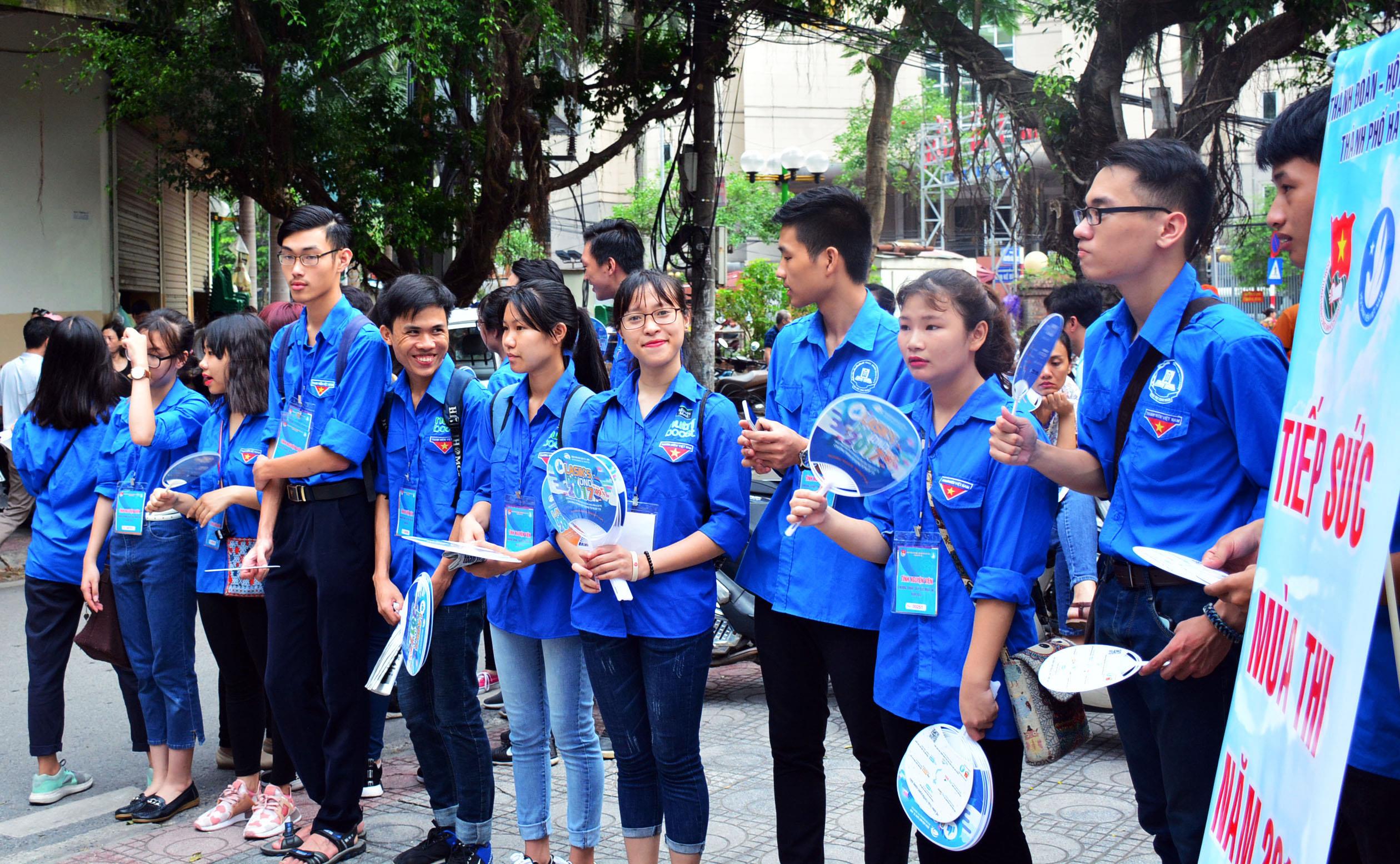 Tạo môi trường để giáo dục lý tưởng, đạo đức cách mạng cho sinh viên