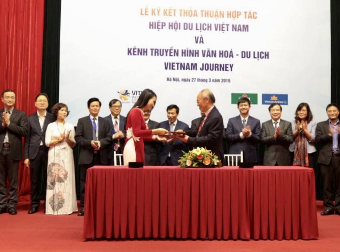 Hiệp hội Du lịch Việt Nam ký thỏa thuận hợp tác với Kênh truyền hình Vietnam Journey 