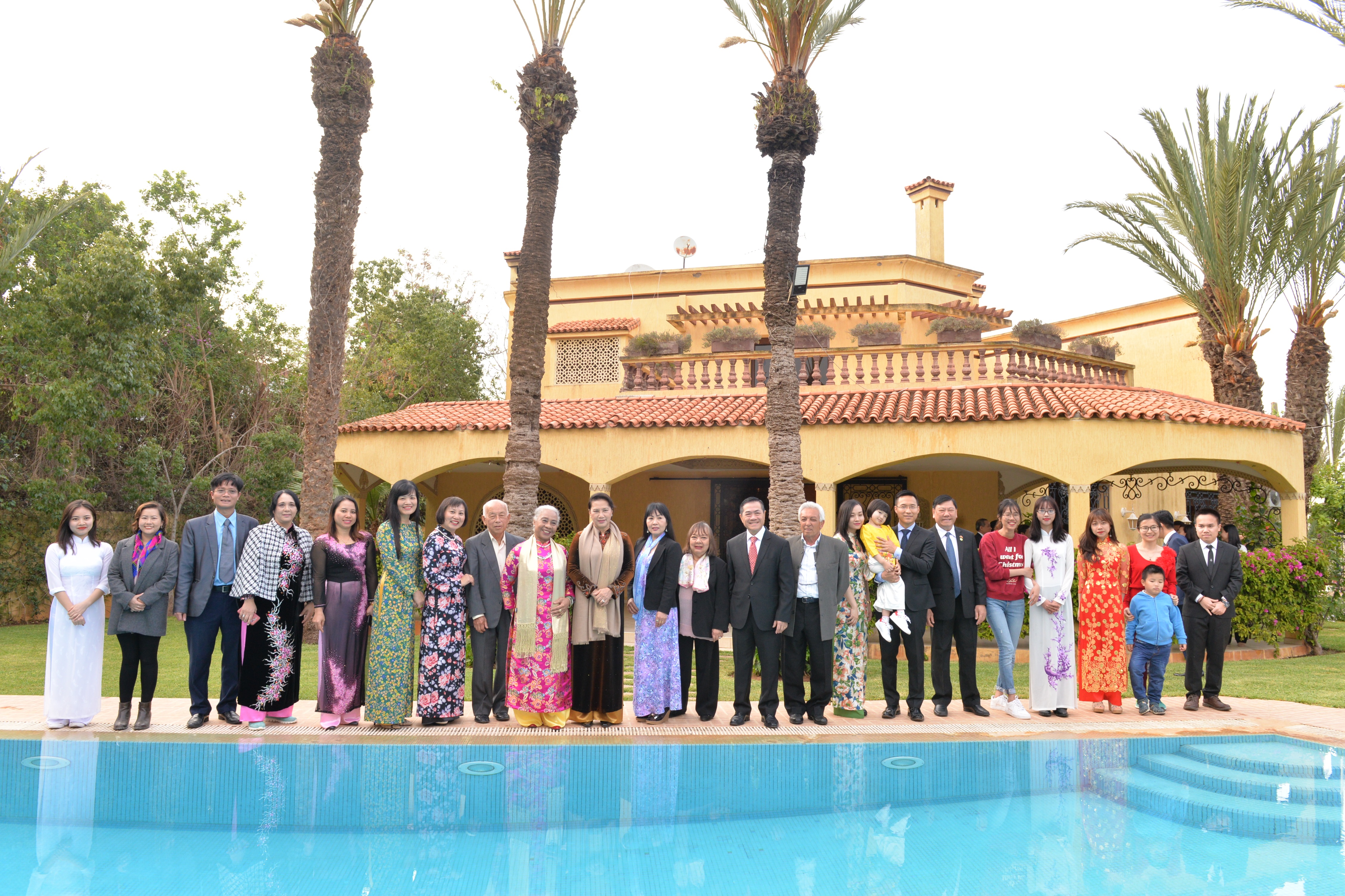 Chủ tịch Quốc hội thăm Đại sứ quán và đại diện cộng đồng người Việt Nam tại Maroc