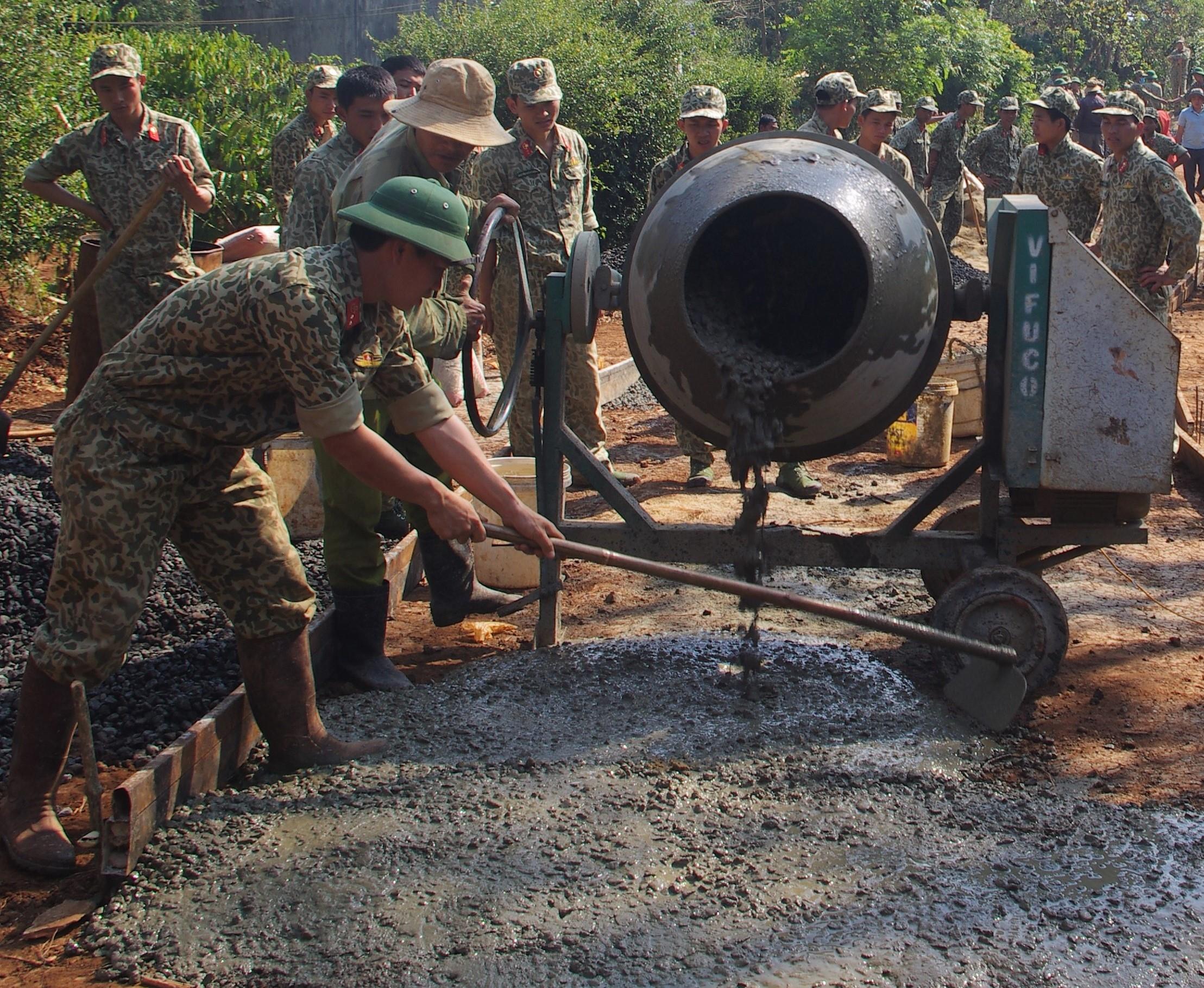 Xung kích với những công trình, phần việc thanh niên