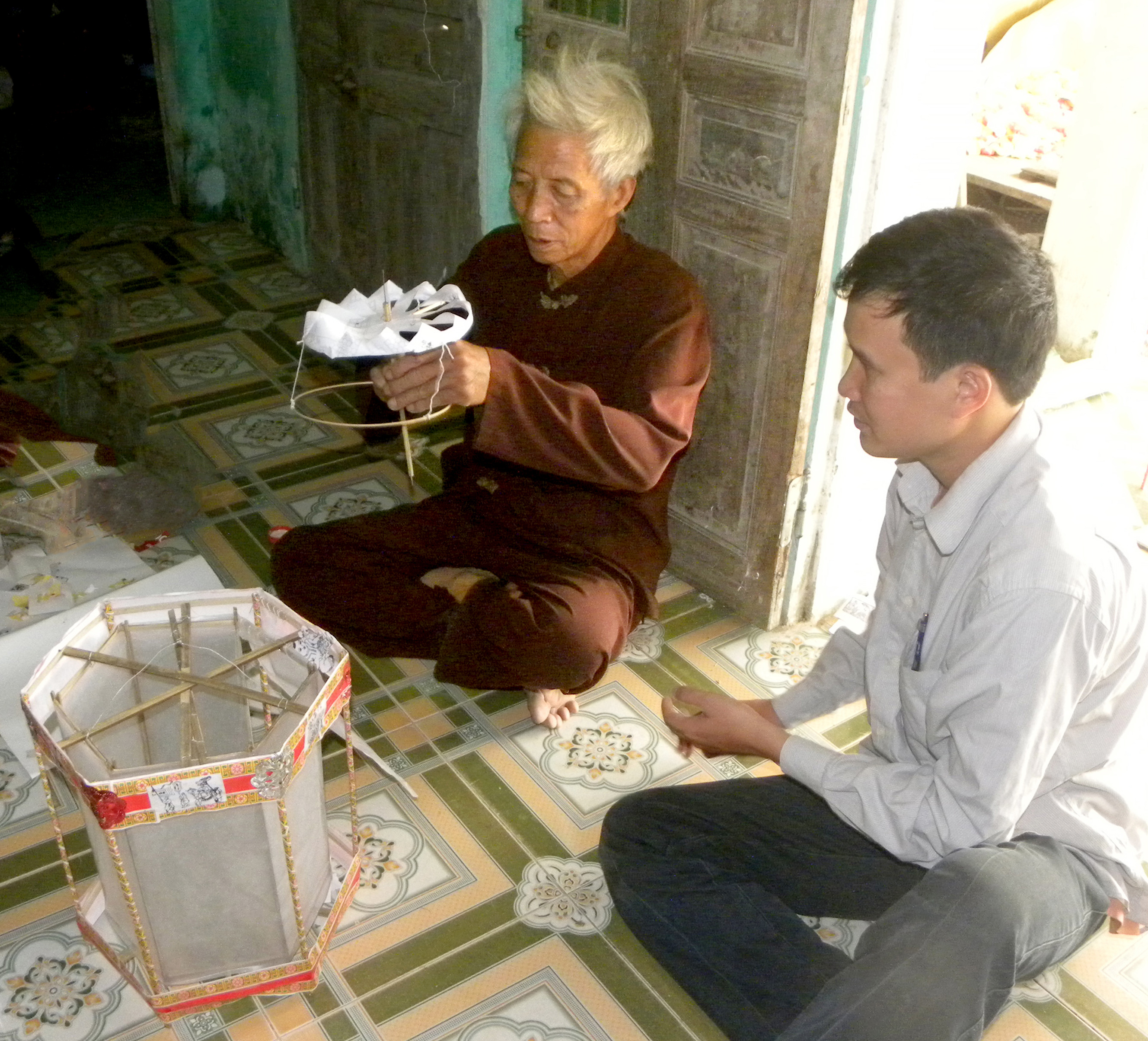 Nghệ nhân đau đáu giữ nghề truyền thống

