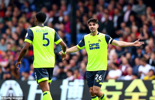 Huddersfield là đội đầu tiên phải xuống hạng tại giải Ngoại hạng Anh mùa này