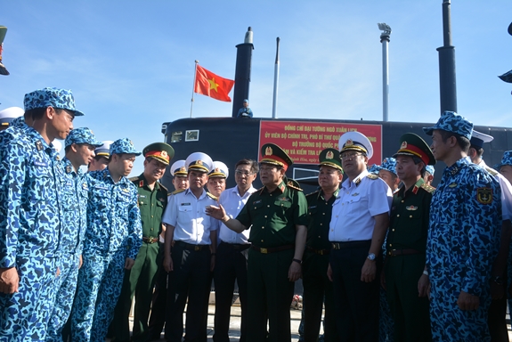 Đại tướng Ngô Xuân Lịch thăm, kiểm tra một số đơn vị thuộc Quân chủng Hải quân

