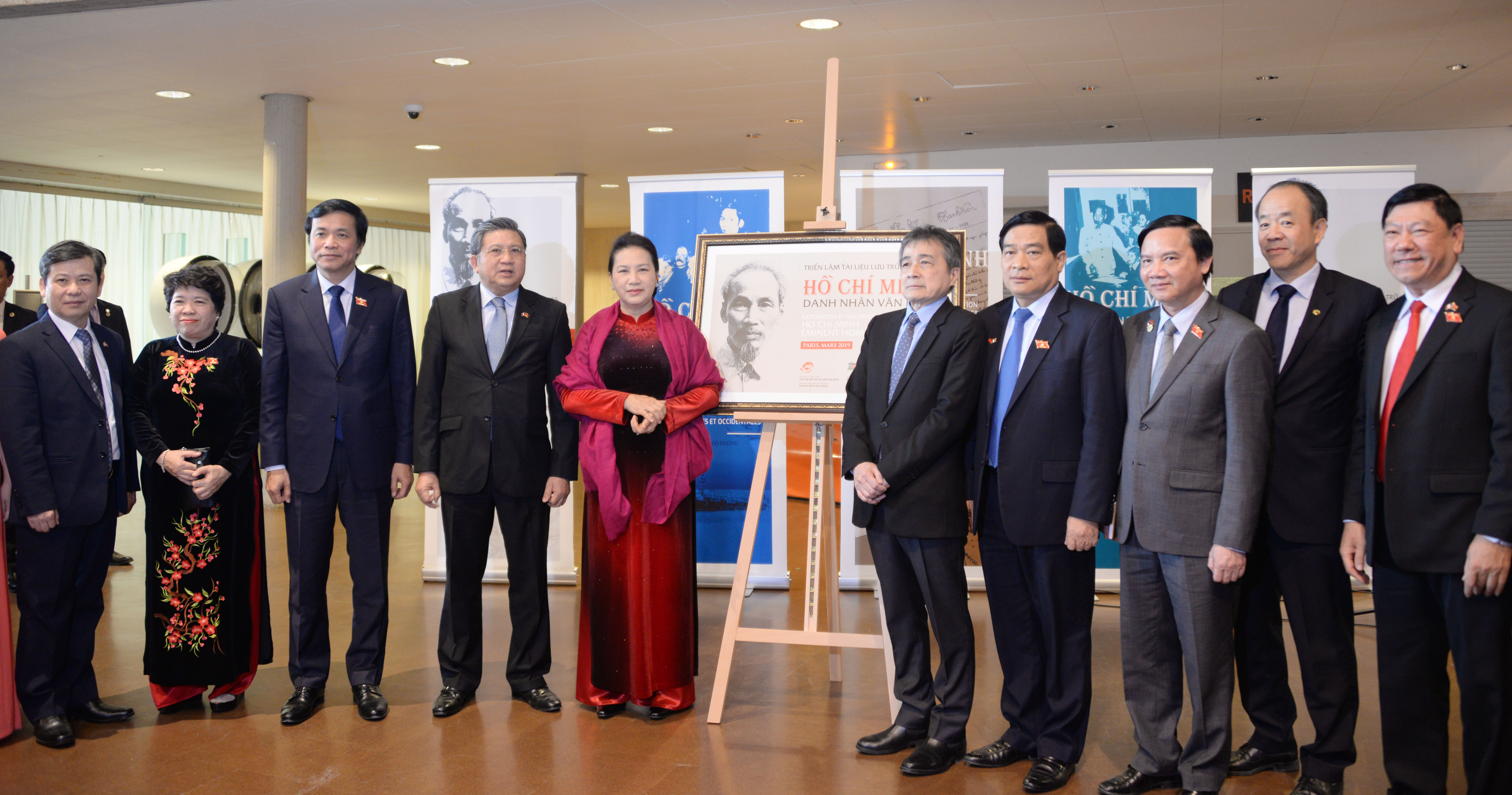 Chủ tịch Quốc hội Nguyễn Thị Kim Ngân gặp gỡ cộng đồng và các tổ chức tại Pháp