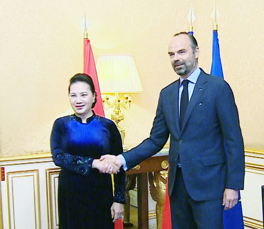 Chủ tịch Quốc hội Nguyễn Thị Kim Ngân hội kiến Thủ tướng và Chủ tịch Thượng viện Pháp 