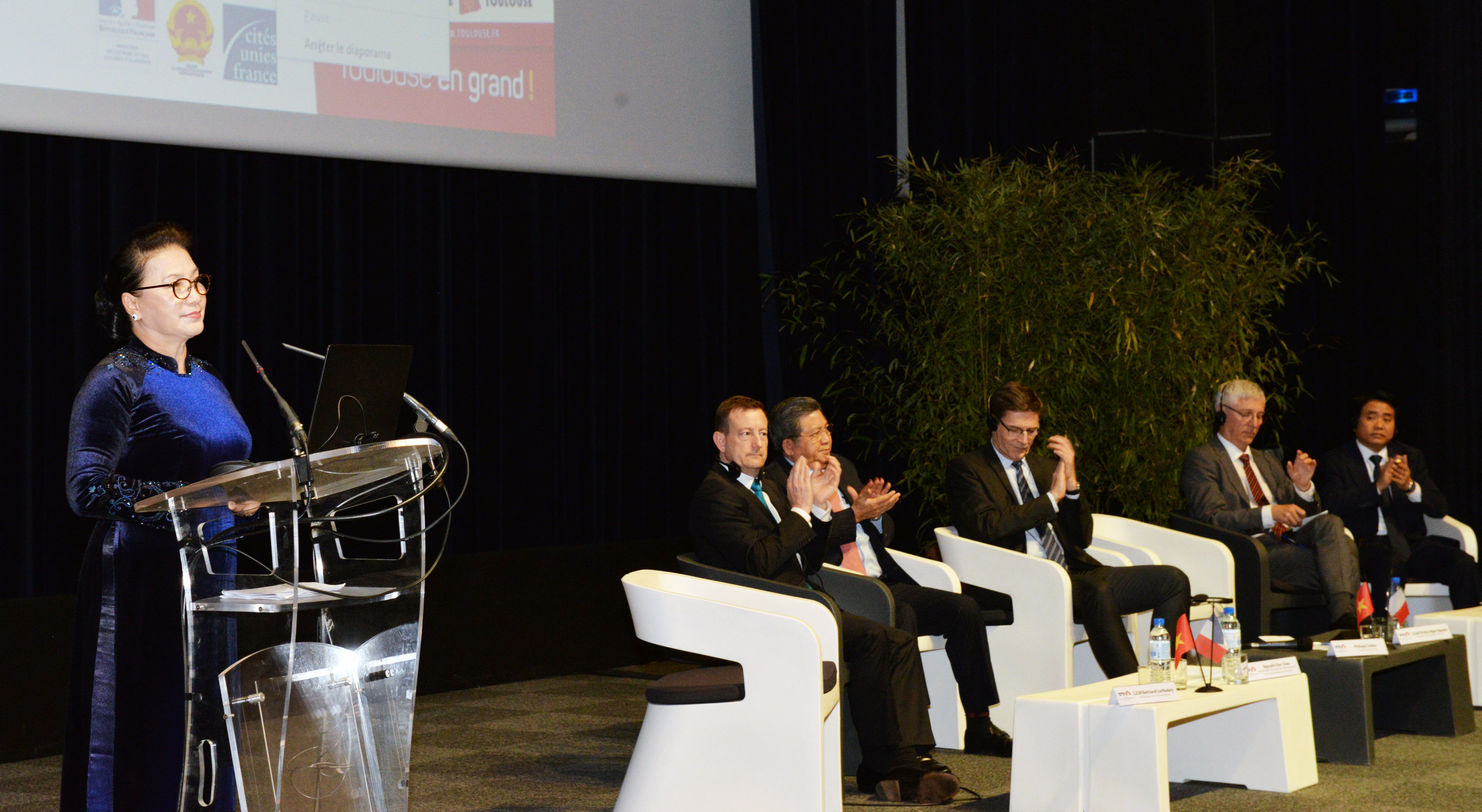 Chủ tịch Quốc hội chủ trì Lễ bế mạc Hội nghị hợp tác giữa các địa phương Việt Nam-Pháp lần thứ 11