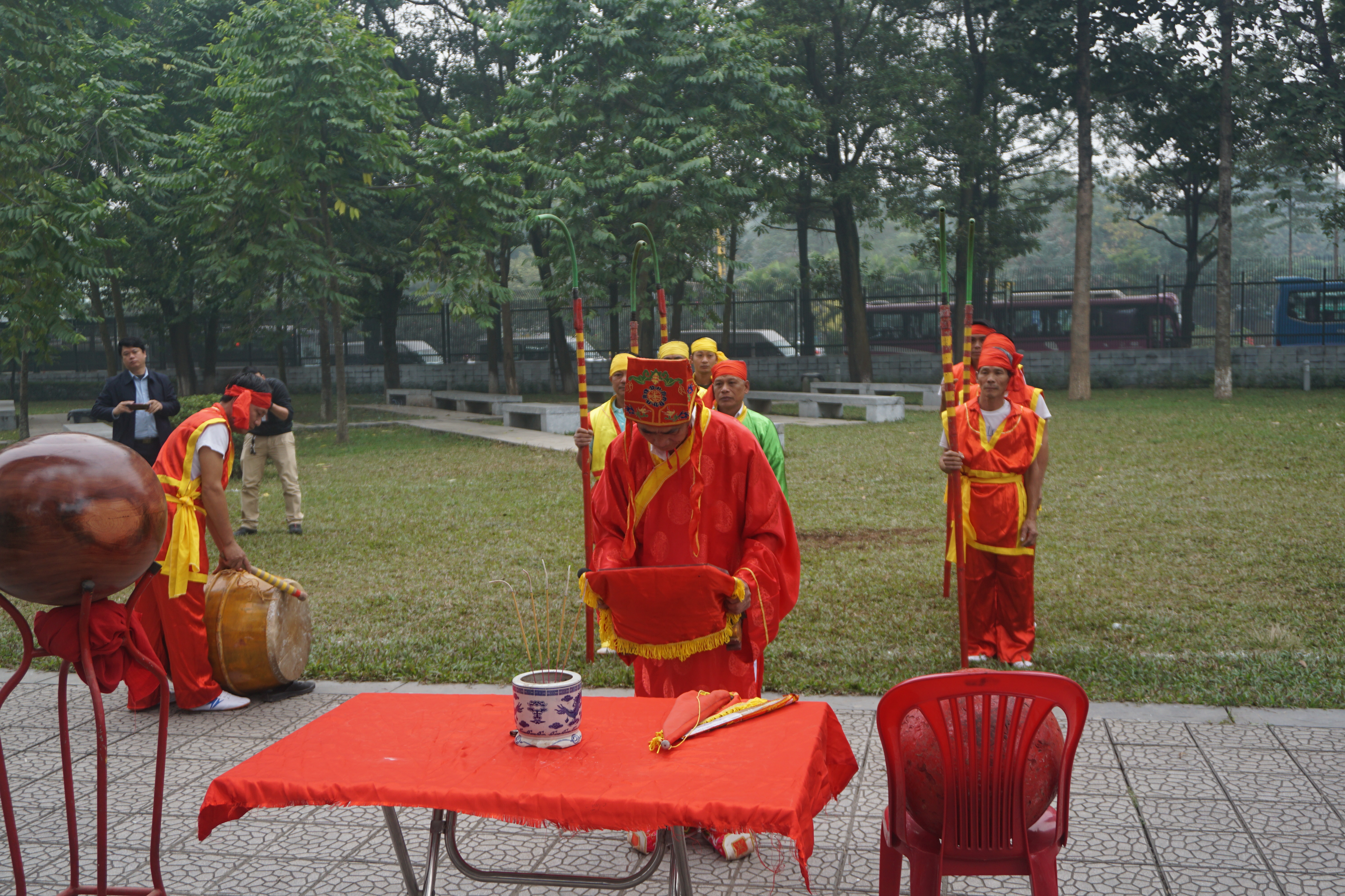 Người lưu giữ những miền ký ức dân gian