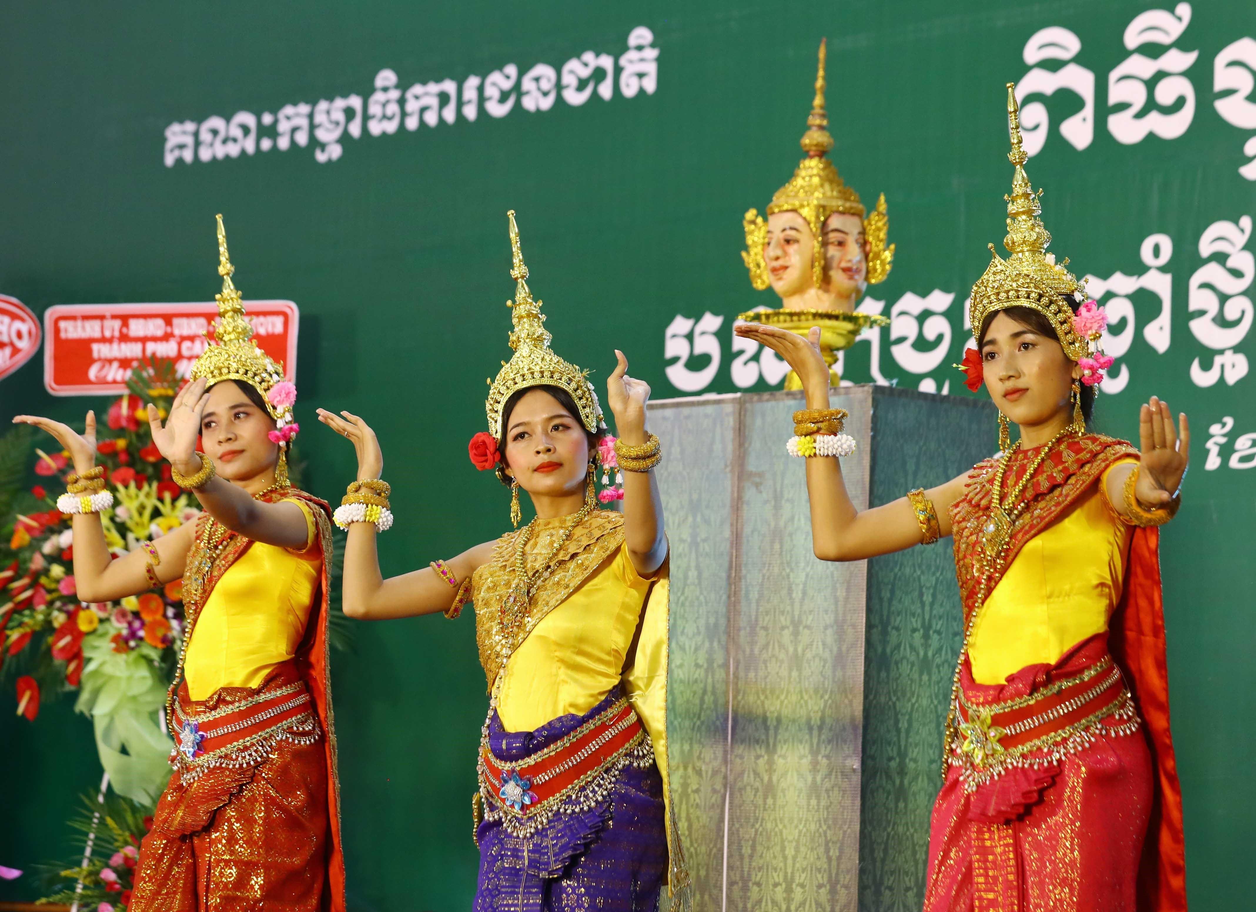 Quan tâm, chăm lo để đồng bào Khmer Nam Bộ phát triển ổn định, toàn diện 