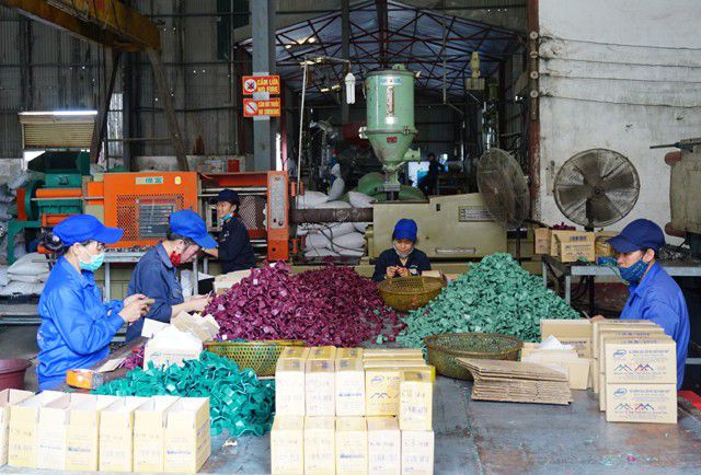 GỠ “NÚT THẮT” PHÁT TRIỂN ĐẢNG TRONG CÁC DOANH NGHIỆP TƯ NHÂN