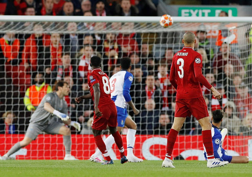 Liverpool và Tottenham đều giành chiến thắng