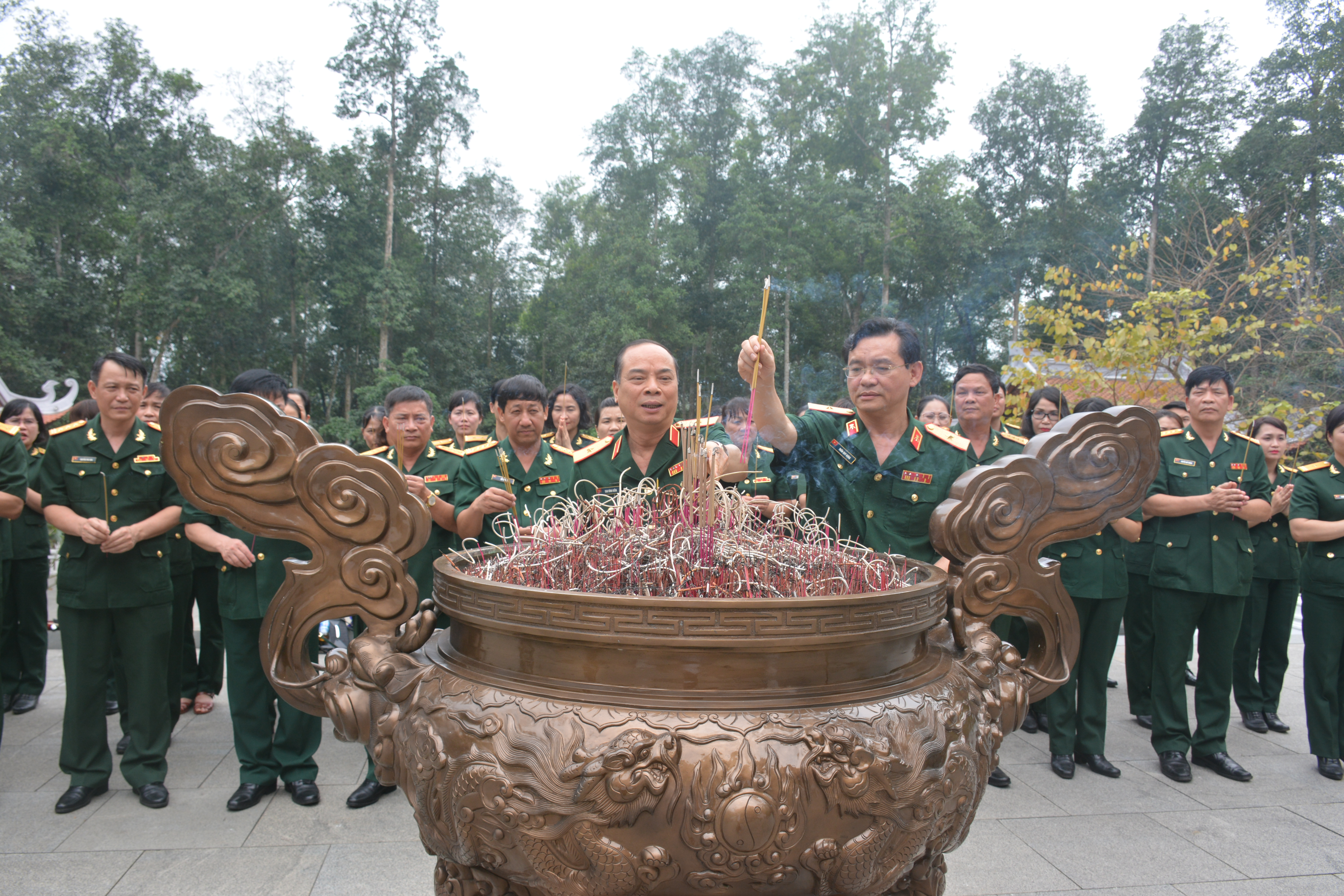 Hành trình về nguồn, học tập và phát huy truyền thống phụ nữ Việt Nam