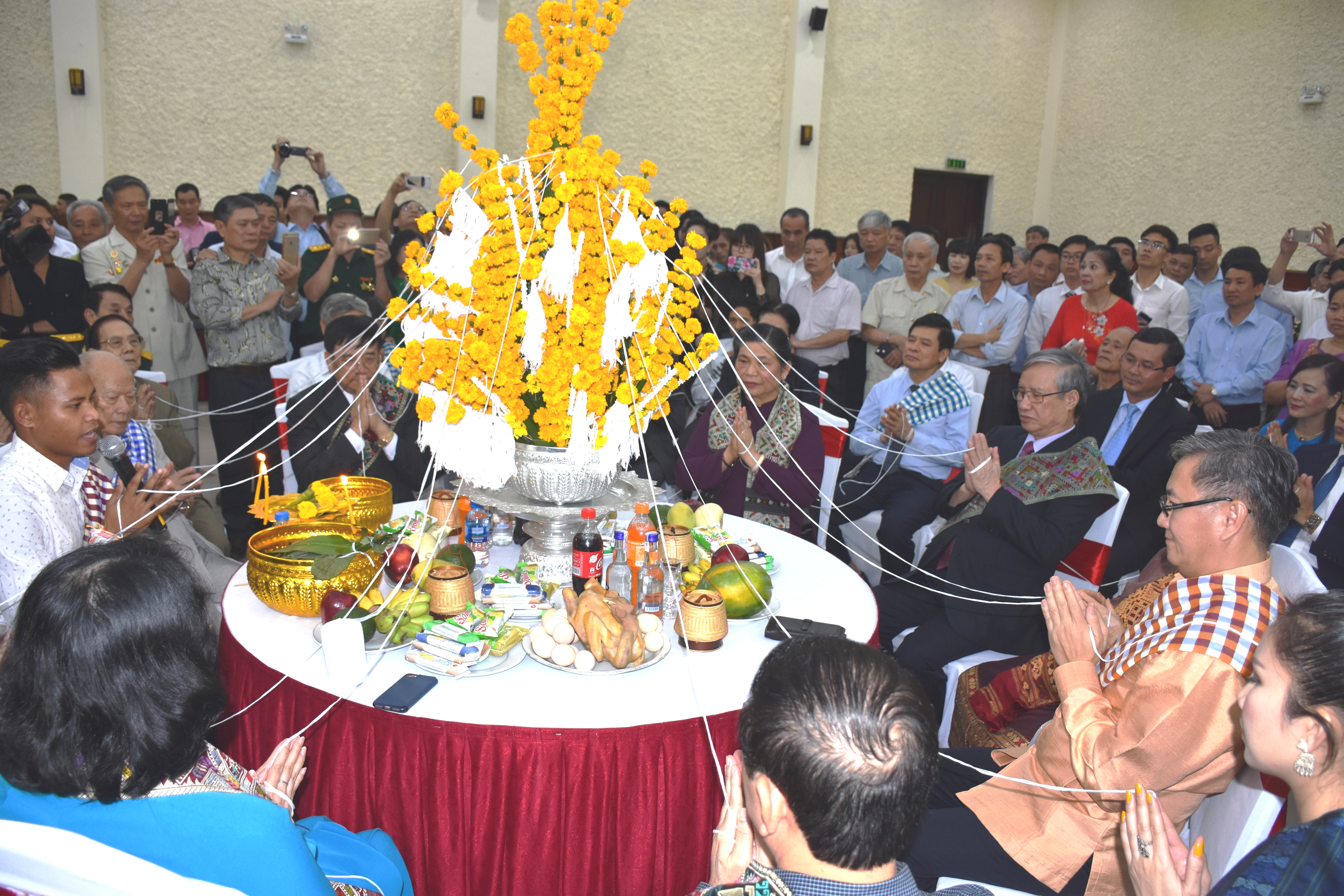 Đại sứ quán Lào tổ chức đón Tết cổ truyền Bunpimay tại Hà Nội