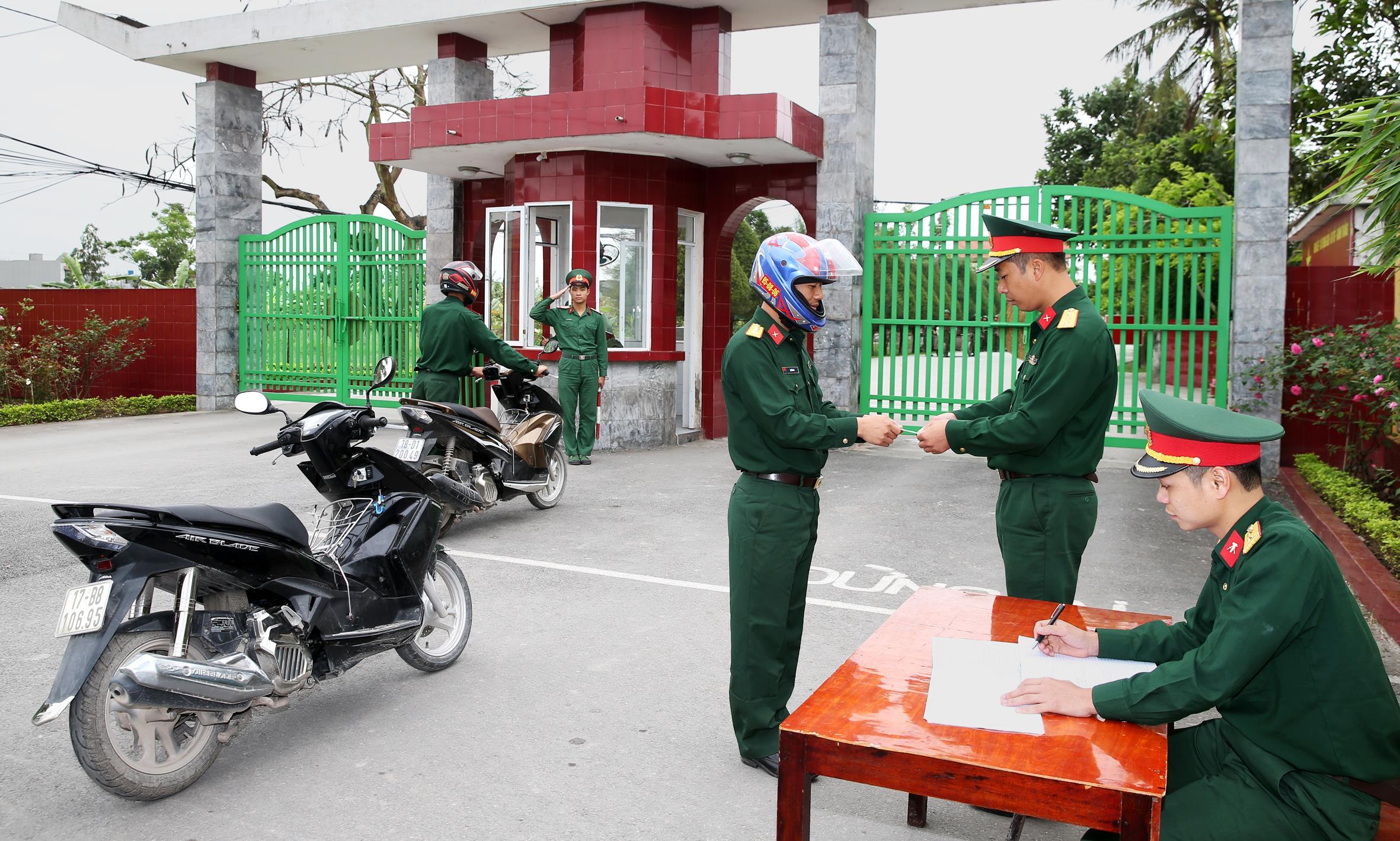 Bài 1: Xây dựng ý thức từ việc làm nhỏ nhất