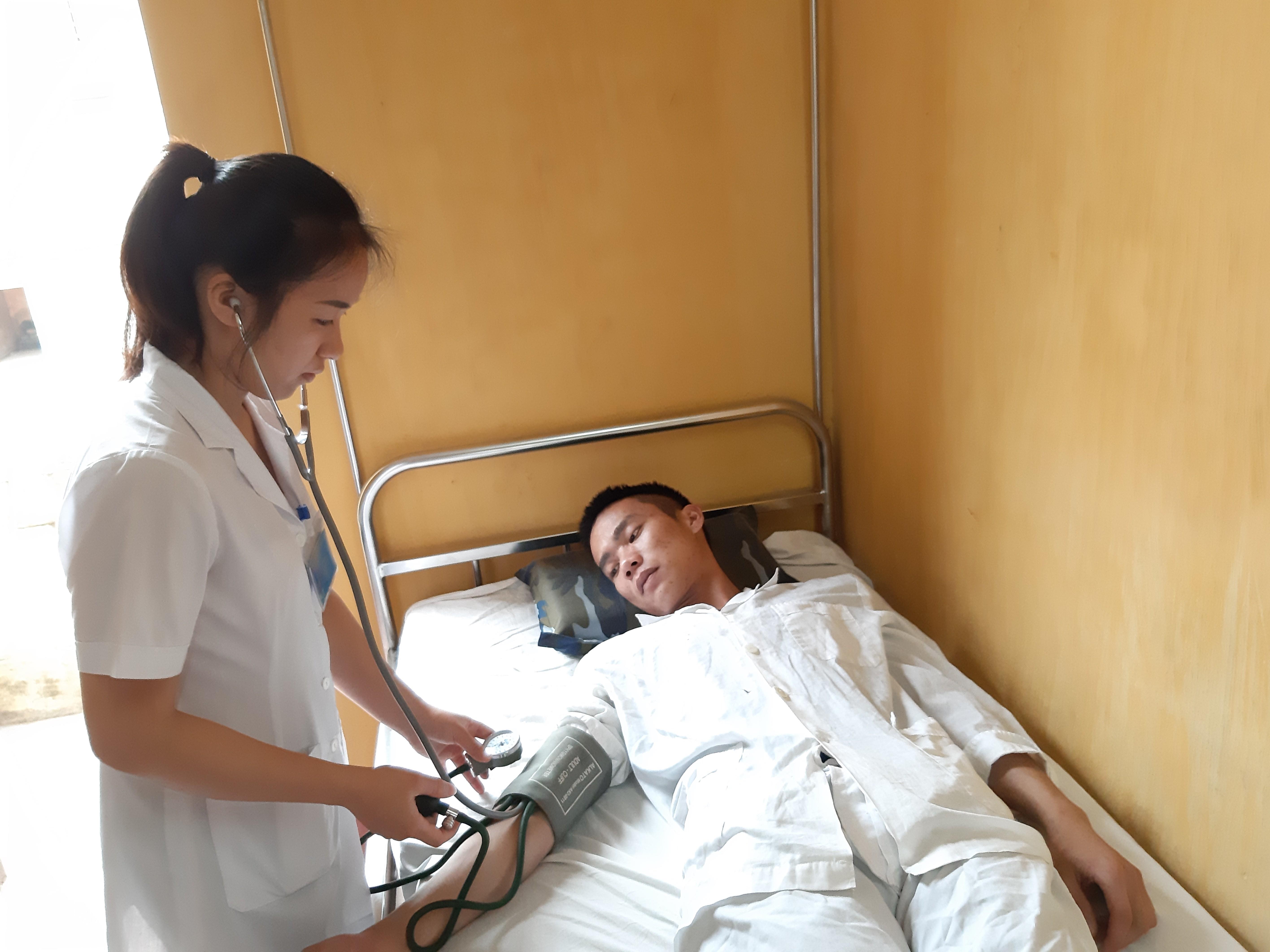 Bảo đảm tốt khám, chữa bệnh bảo hiểm y tế cho chiến sĩ mới