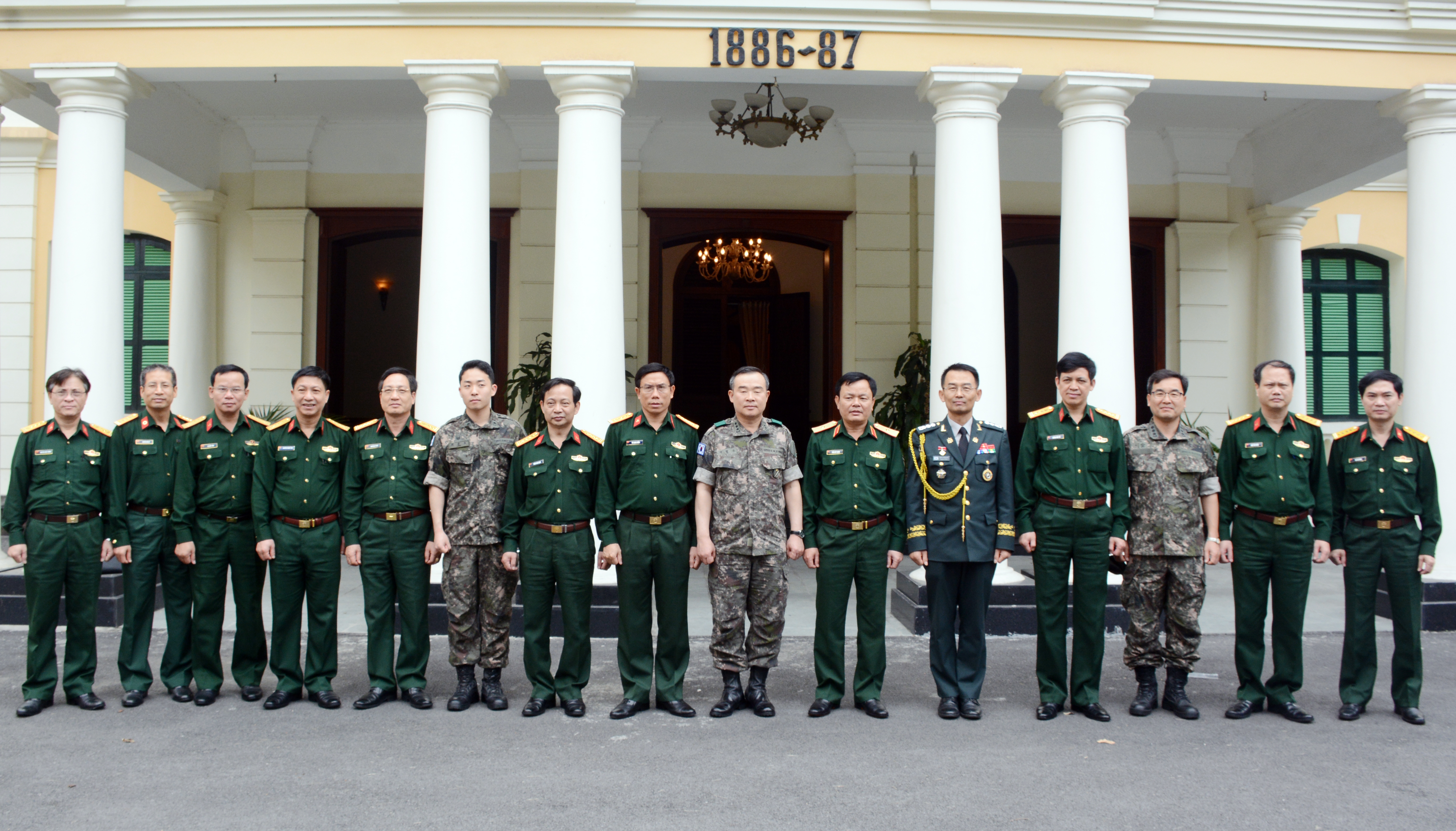 Lãnh đạo Tổng cục Hậu cần hội đàm với Tư lệnh Bộ tư lệnh Hậu cần Lục quân Hàn Quốc