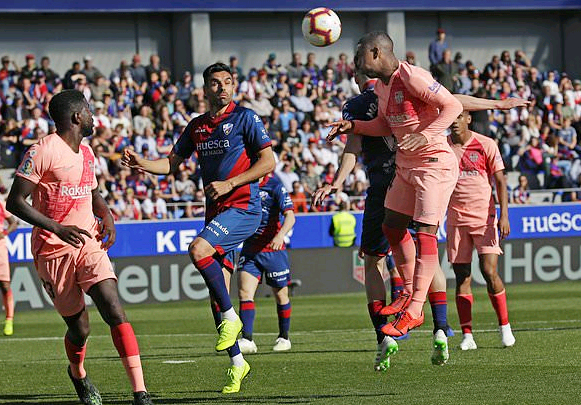 Vòng 32 La Liga: Huesca cầm hòa đội hình B Barca