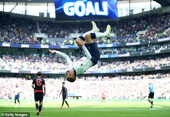 Tottenham thắng đậm Huddersfield