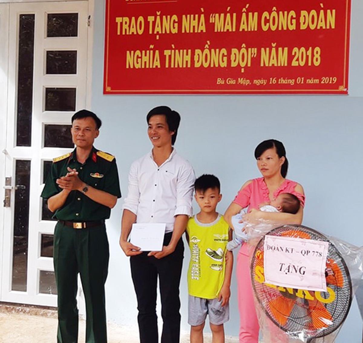 Chăm lo đoàn viên, hỗ trợ người nghèo