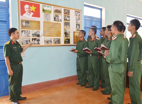 Đào bới, phủ nhận quá khứ như rút gạch chân tường

