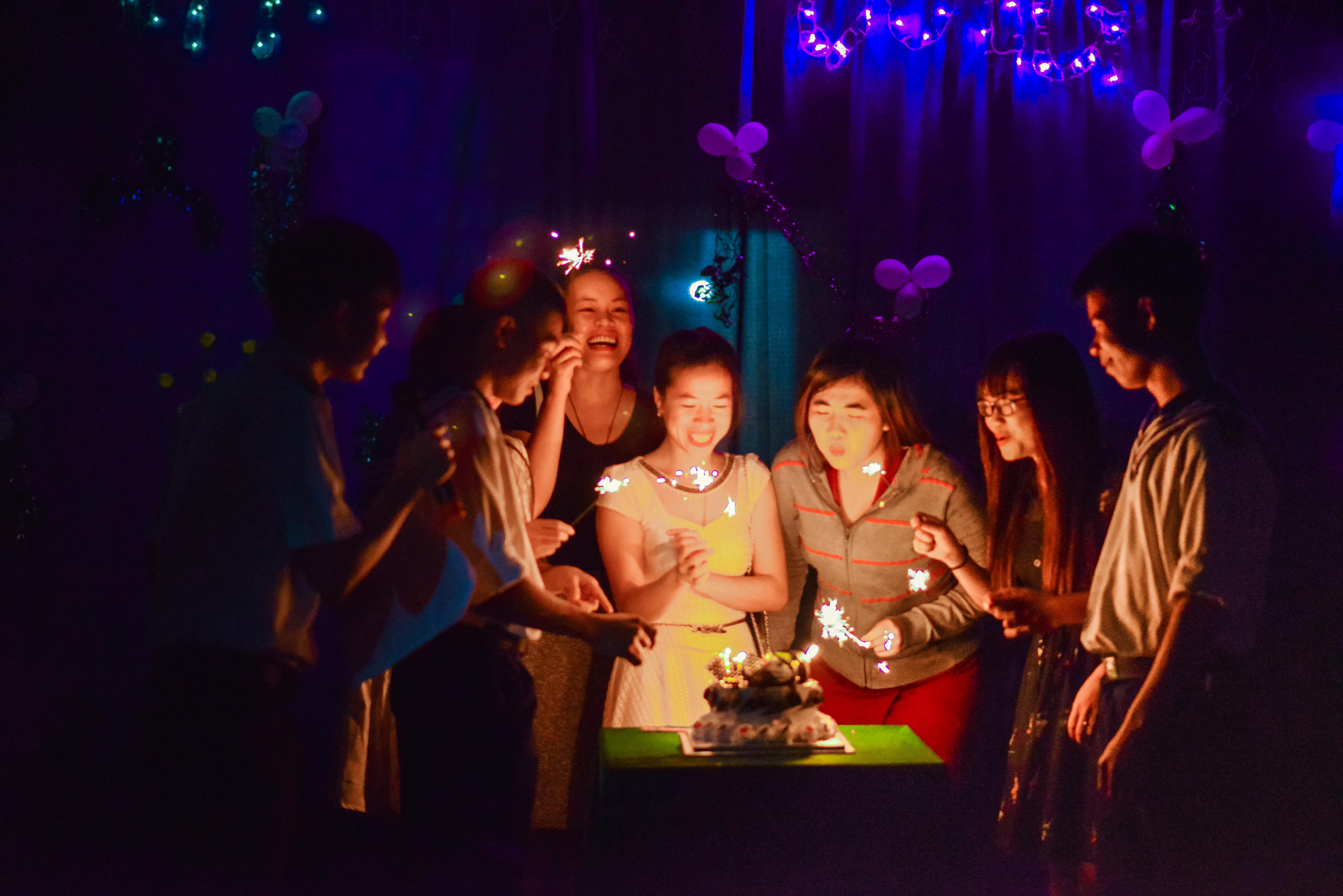 Giúp dân chí nghĩa, chí tình