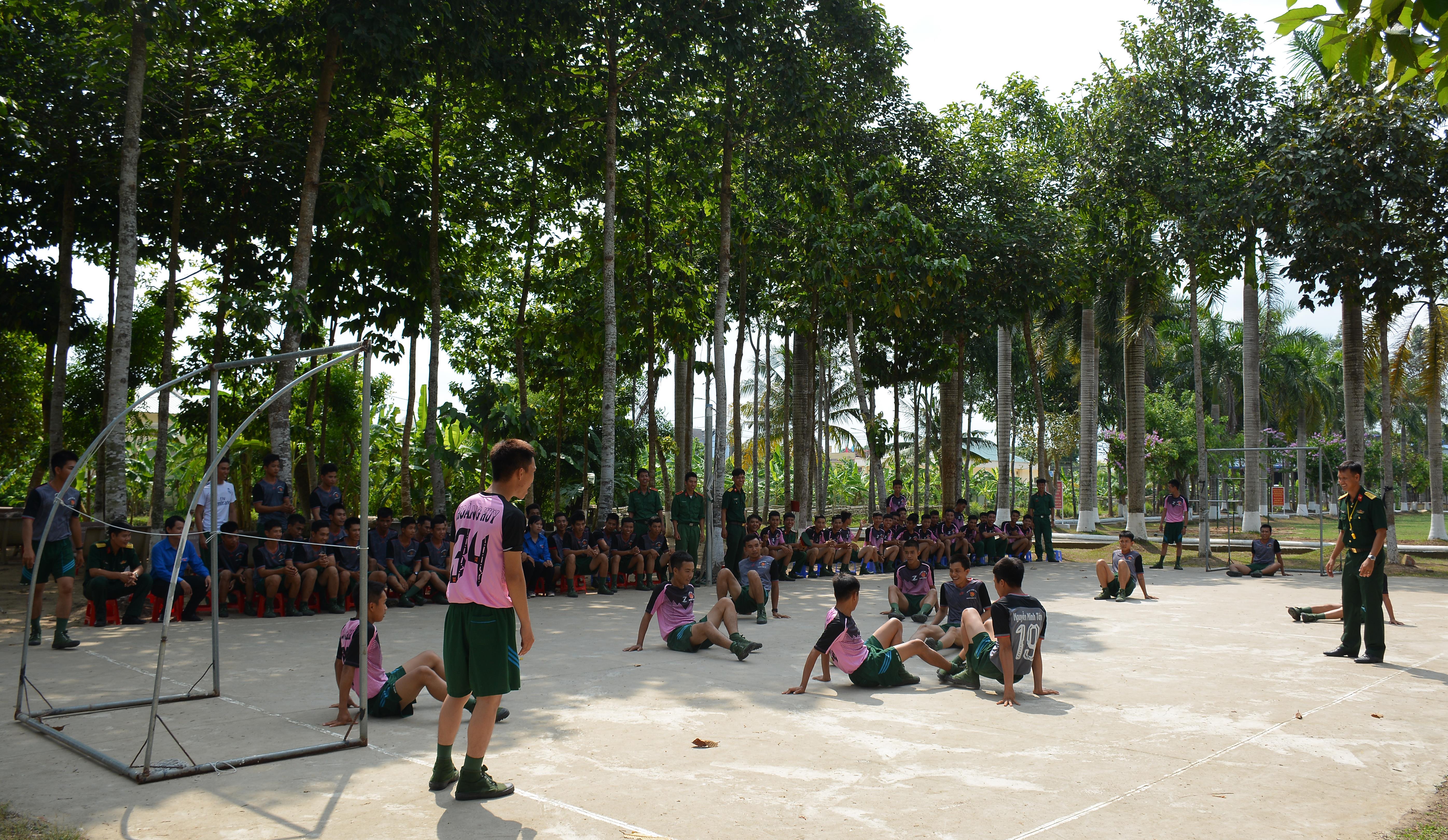 Ngày cuối tuần vui vẻ ở Lữ đoàn 25