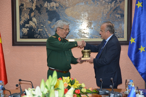 Việt Nam mong muốn thúc đẩy hợp tác quốc phòng với EU