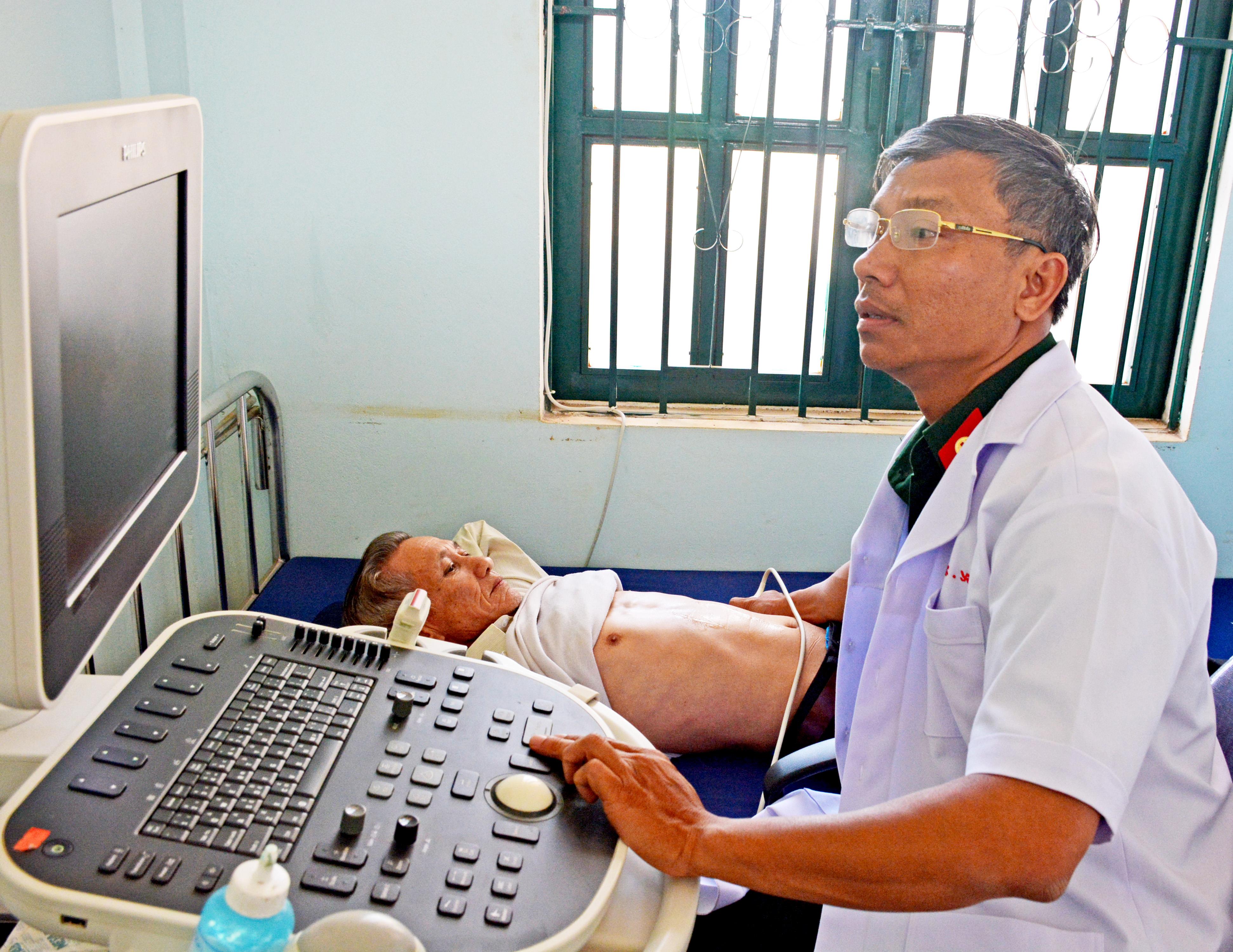 Bệnh xá nhỏ, niềm tin lớn 