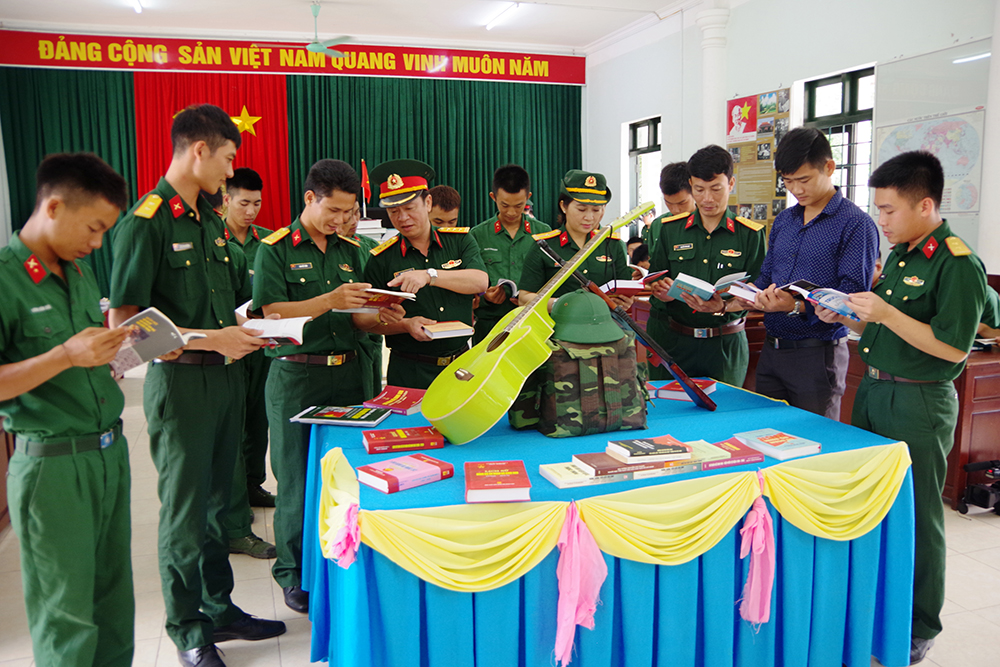 Trưng bày hơn 1.500 đầu ấn phẩm

