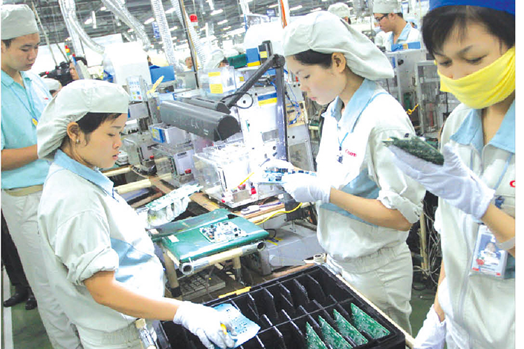 CHĂM LO HƠN NỮA ĐỜI SỐNG TINH THẦN CỦA CÔNG NHÂN