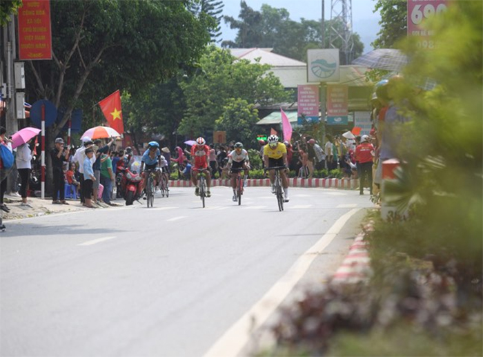 Là chặng đua quan trọng, các đội đua và cua rơ đều đặt quyết tâm giành thành tích cao tại chặng đua thứ 3, Sơn La - Điện Biên.