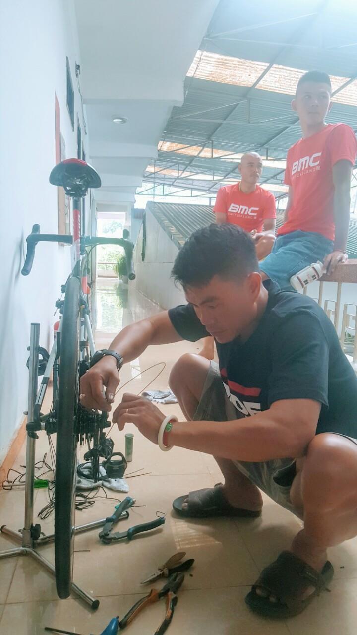 Chuyện trên đường đua: “Hổ phụ sinh hổ tử”