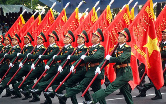 Bộ đội Cụ Hồ - một trong những đơn vị kỷ luật, kỷ cương và uy tín nhất trong quân đội Việt Nam. Với hình ảnh thể hiện sự bền bỉ, tinh thần kiên trì, trung thành và tôn trọng chính quyền, quân đội và cộng đồng. Hãy xem ảnh để cảm nhận sự uy tín và tinh thần quyết tâm của bộ đội Cụ Hồ.