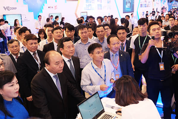 Thủ tướng Nguyễn Xuân Phúc: Công nghệ là cơ hội để Việt Nam thoát bẫy thu nhập trung bình 