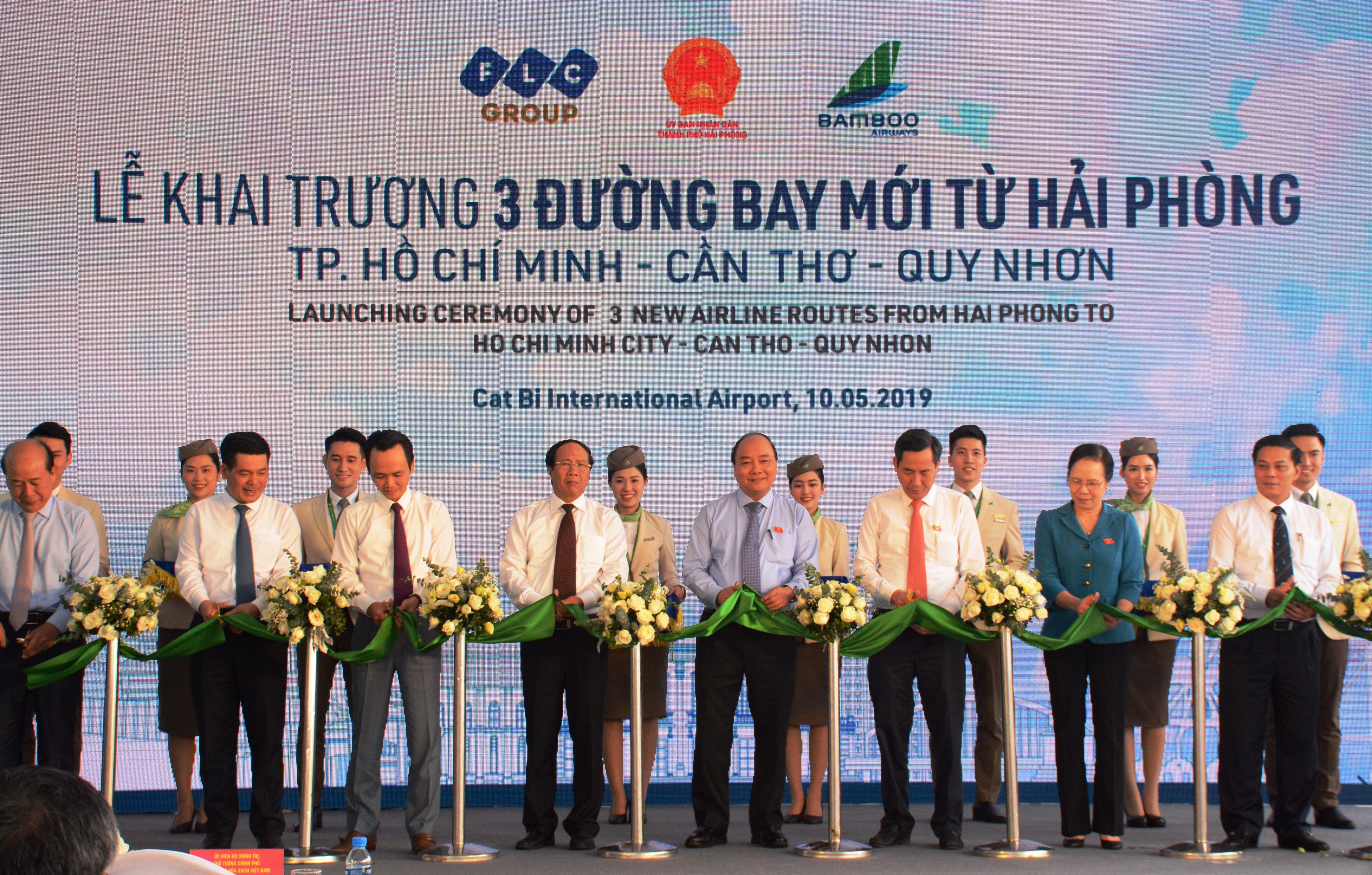 Thủ tướng Nguyễn Xuân Phúc cắt băng khai trương 3 đường bay mới kết nối Hải Phòng

