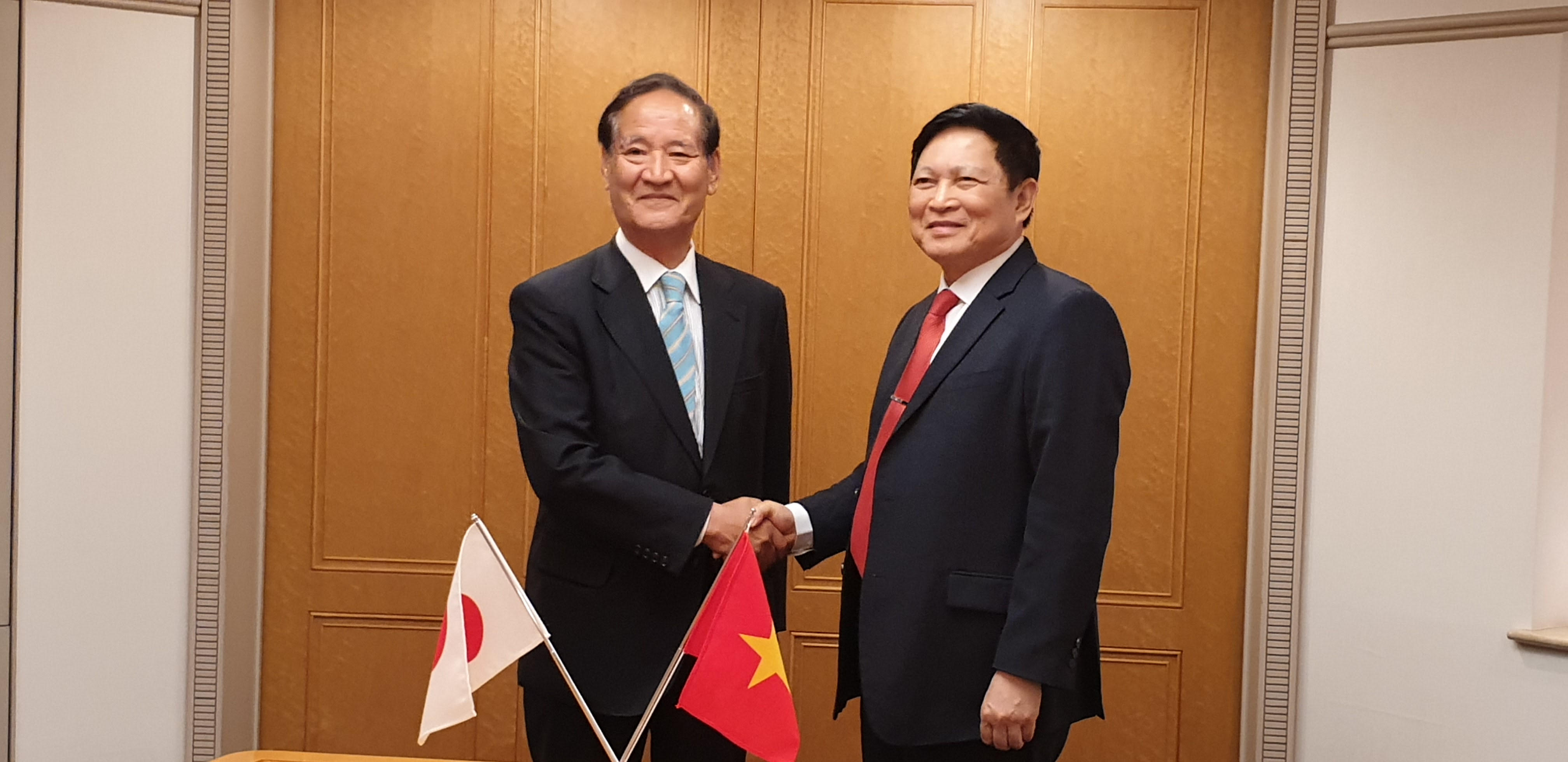 Đại tướng Ngô Xuân Lịch tiếp cố vấn đặc biệt nội các Nhật Bản