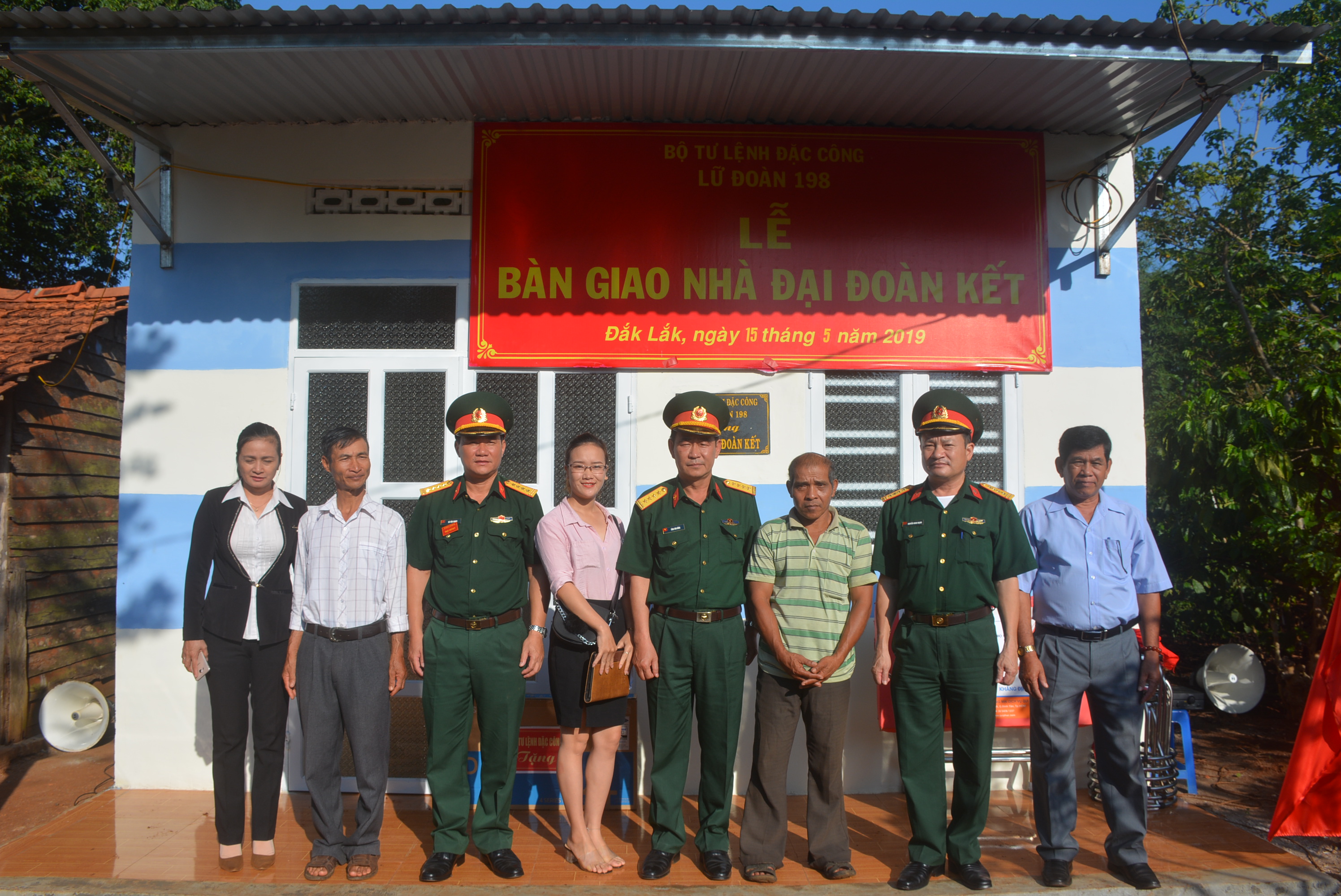 Binh chủng Đặc công trao nhà đại đoàn kết tặng hộ nghèo Tây Nguyên