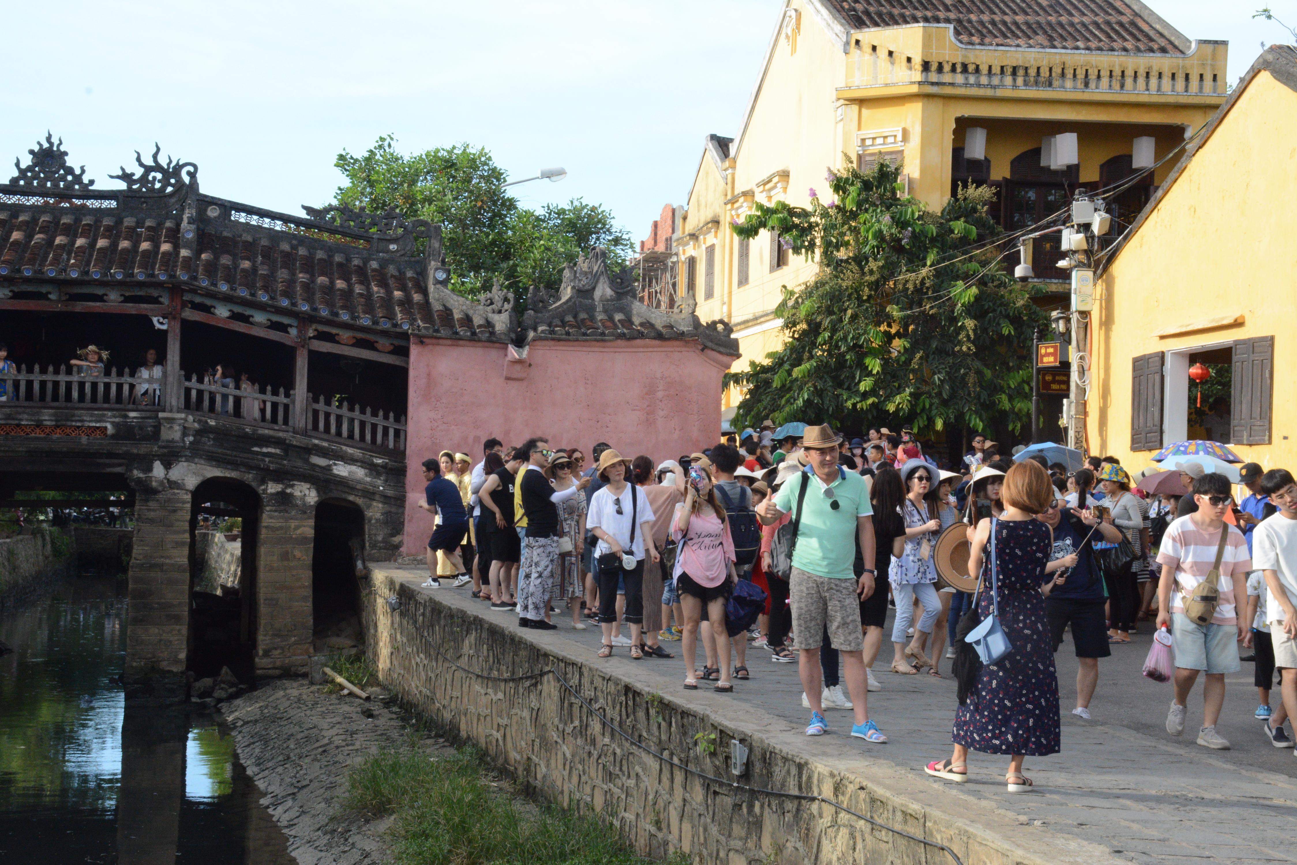 Du lịch hè, cơ hội nhìn lại quy hoạch điểm đến