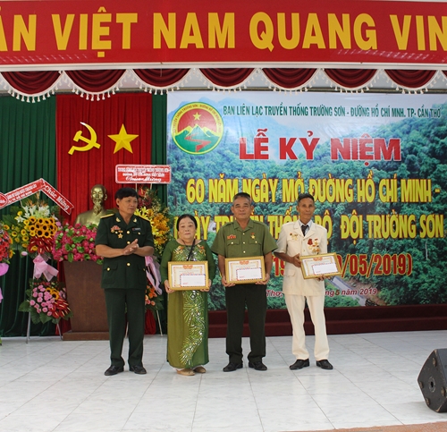 Lễ kỷ niệm 60 năm Ngày mở đường Hồ Chí Minh- ngày truyền thống Bộ đội Trường Sơn