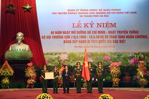 Tổ chức trọng thể Lễ kỷ niệm 60 năm Ngày mở đường Hồ Chí Minh - Ngày truyền thống Bộ đội Trường Sơn