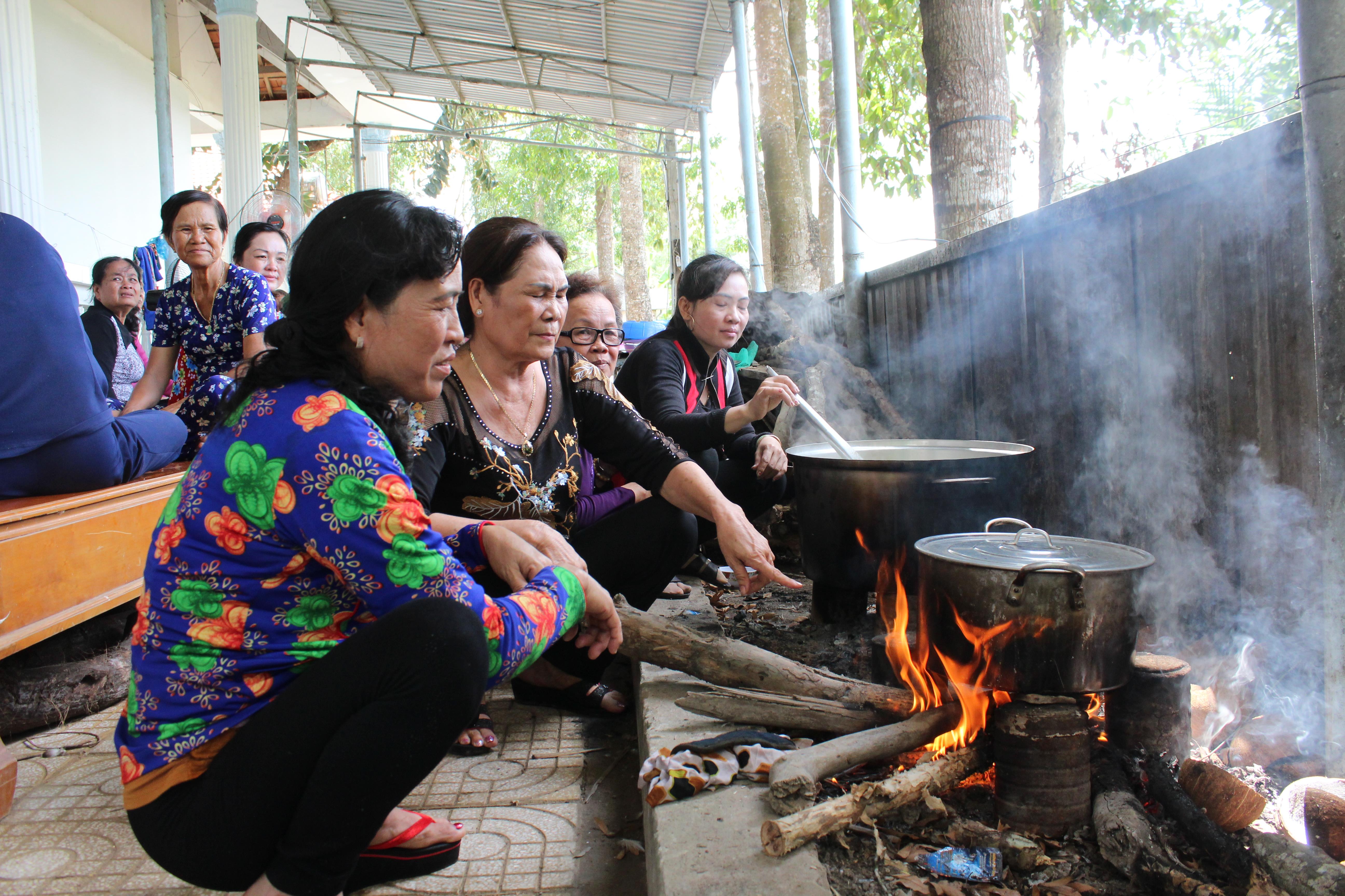 Quà quê dâng Bác