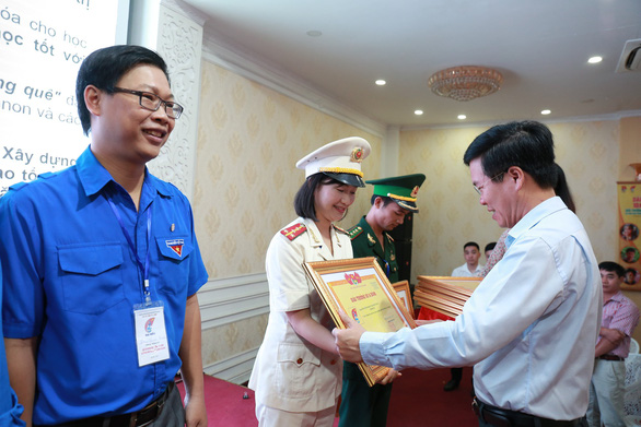 21 tập thể và cá nhân được trao Giải thưởng Vừ A Dính 2019

