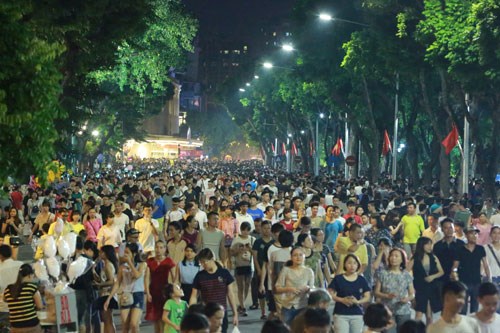 Tranh giành, nài ép khách du lịch sẽ bị phạt 1 đến 3 triệu đồng

