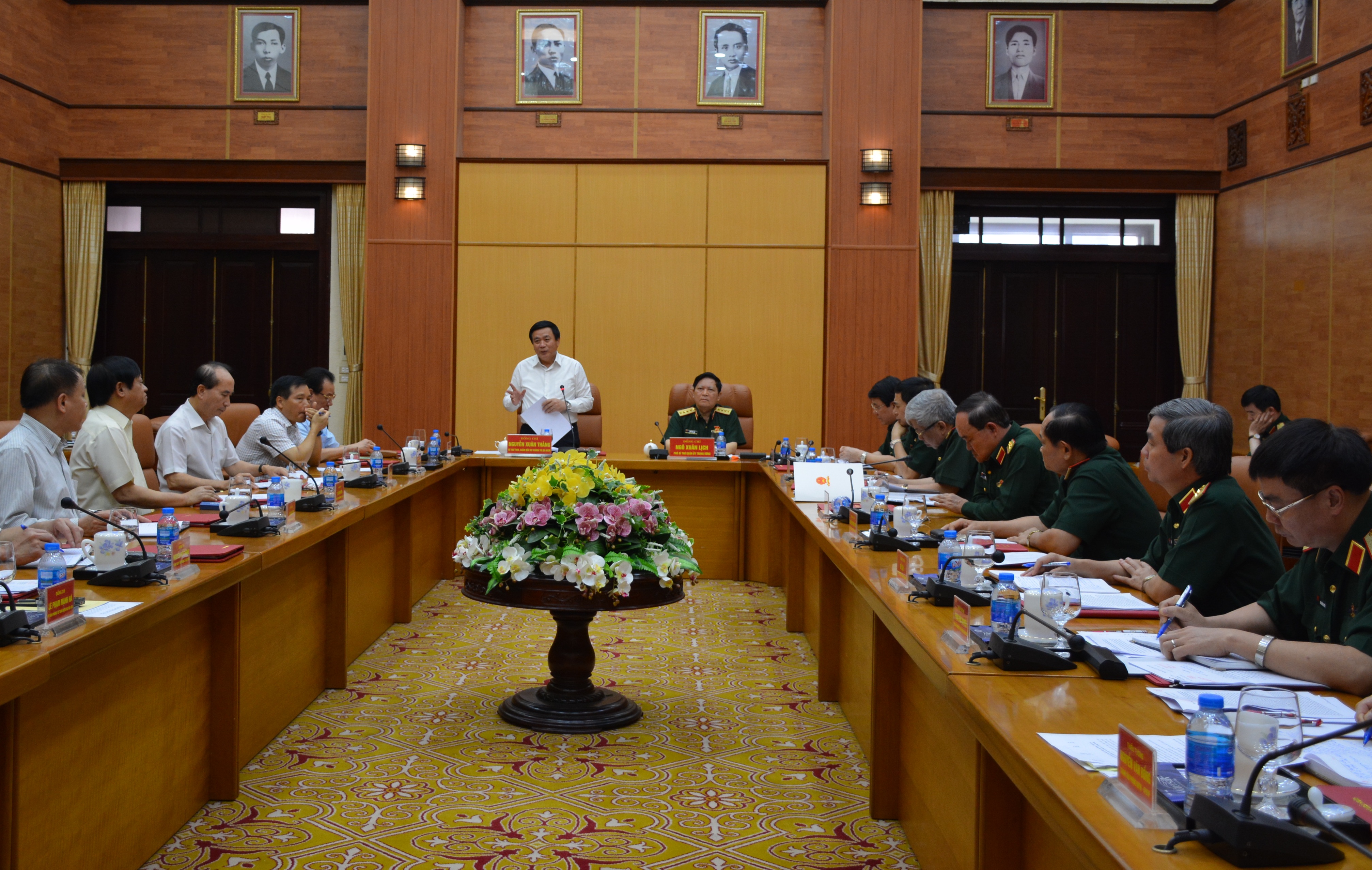 Đoàn Tiểu ban Văn kiện Đại hội XIII của Đảng làm việc với Quân ủy Trung ương