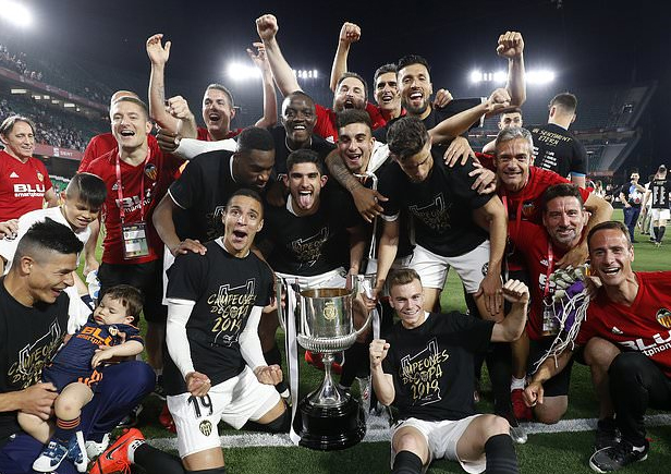 Thắng Barca, Valencia vô địch Cúp Nhà vua Tây Ban Nha