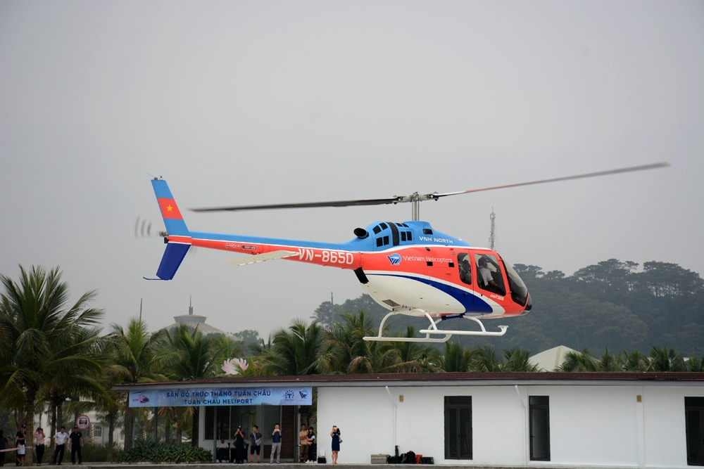 Nhằm tăng tính hiệu quả của dịch vụ bay du lịch tại Vịnh Hạ Long (Quảng Ninh), Công ty Trực thăng miền Bắc vừa đưa vào khai thác máy bay mới và hiện đại Bell 505.