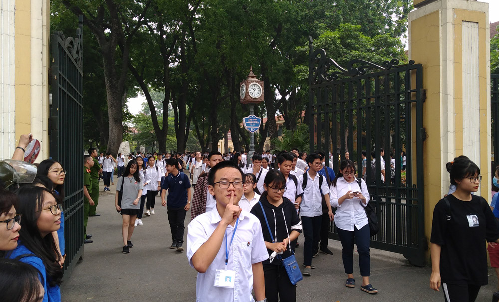 Thí sinh hoàn thành bài thi cuối với tâm trạng thoải mái

