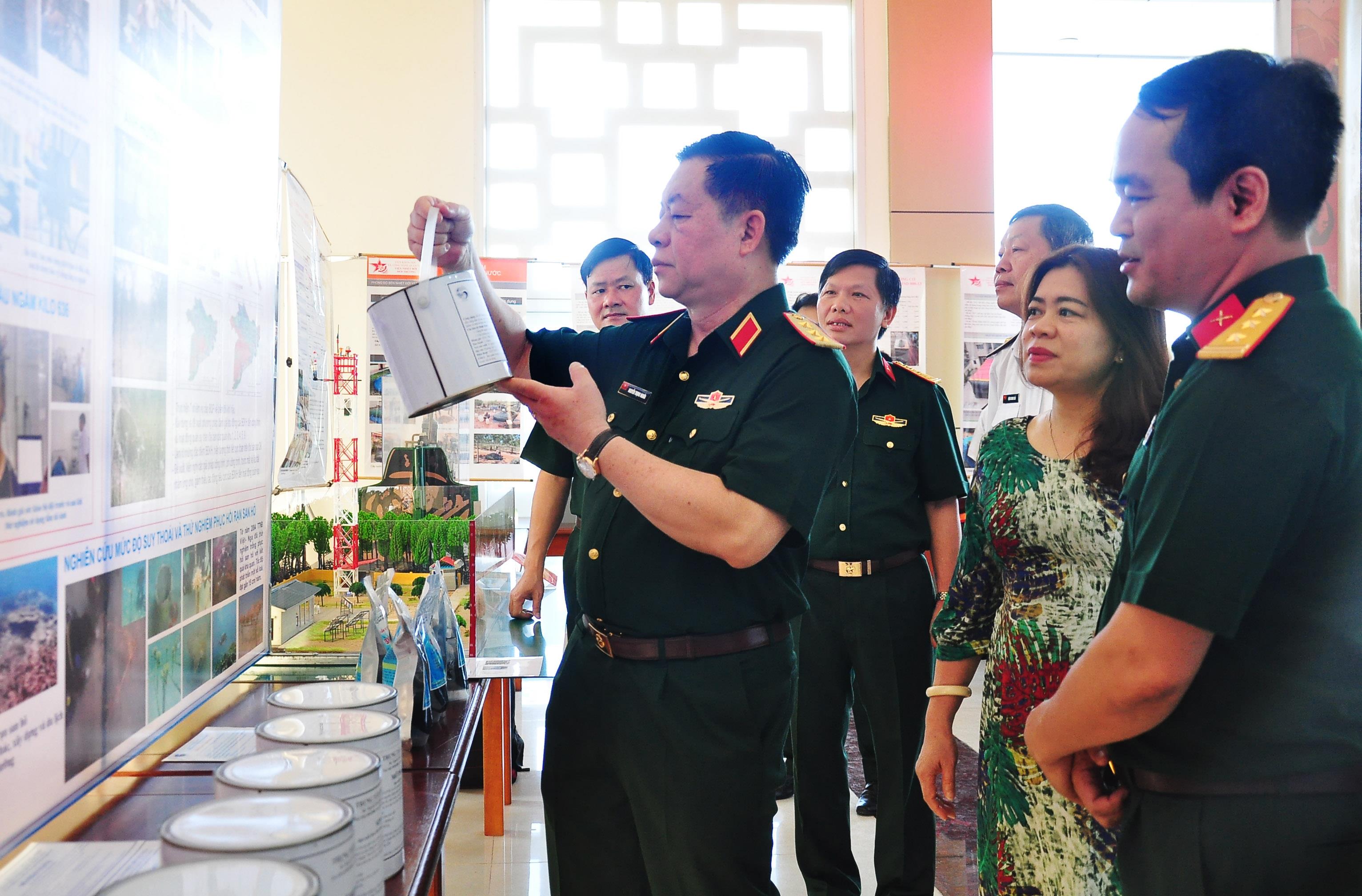 Quân đội tích cực tham gia bảo vệ tài nguyên, môi trường biển 

